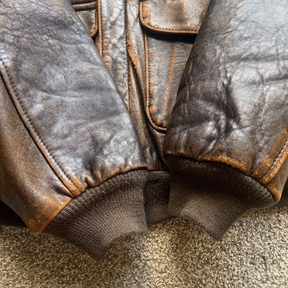 AVIREX TYPE A-2 ARMY AIR VINTAGE DISTRESSED LEATHER JACKET MADE IN THE USA - Picture 14 of 16